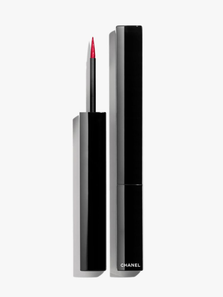Chanel Le Liner de Chanel in 544 Écarlate pink liquid eyeliner on light gray background